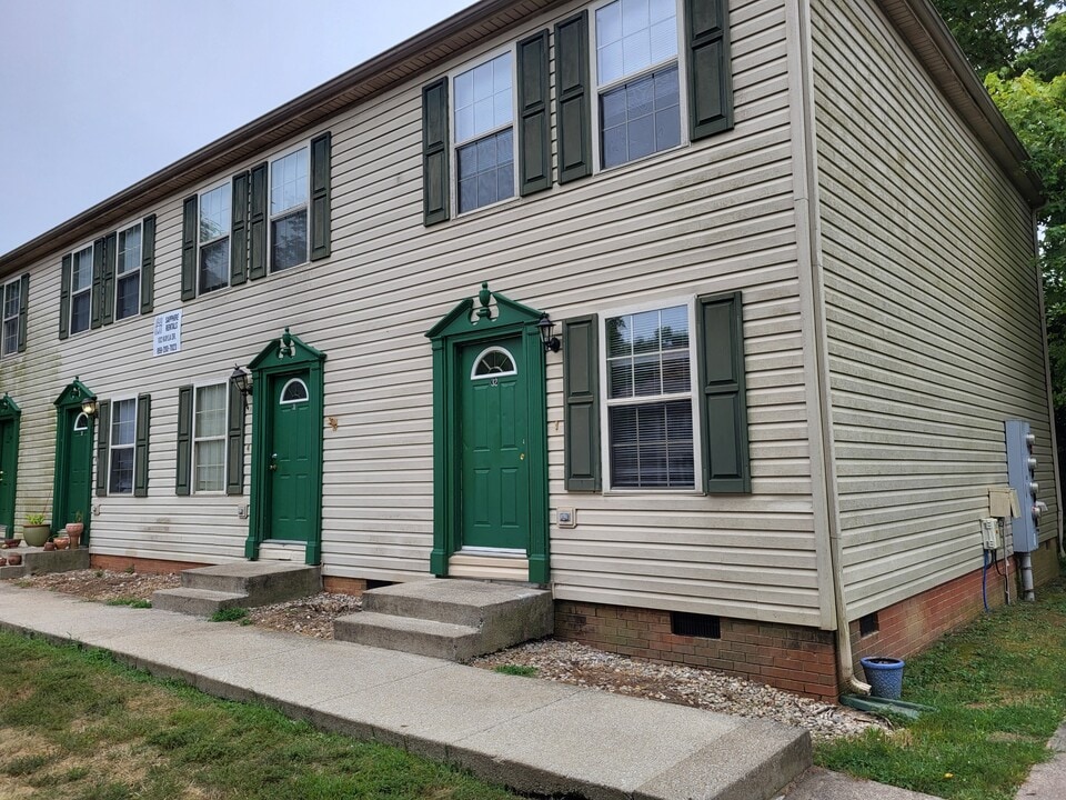 102 Kayla Dr in Berea, KY - Building Photo