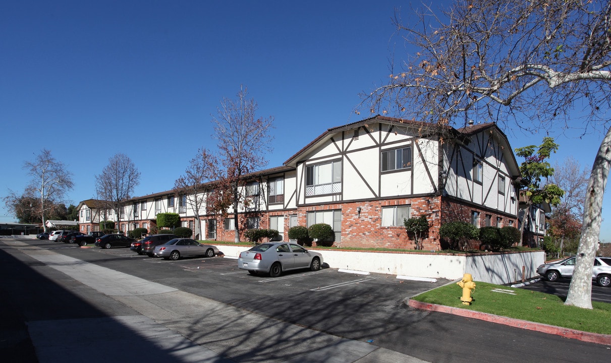 Windsor Heights in National City, CA - Building Photo