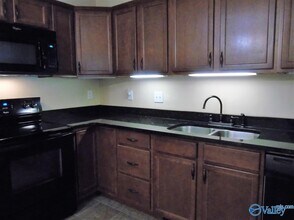 2016 Vanderbilt Dr SW in Huntsville, AL - Building Photo - Building Photo