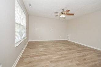 2338 Ashton Ln in Greenwood, IN - Building Photo - Building Photo