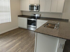 51 Lake Terrace Drive in La Fayette, GA - Foto de edificio - Building Photo