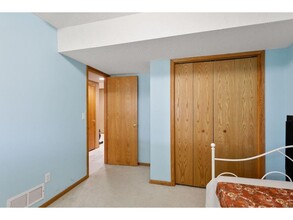 2142 Groveland Way in Shakopee, MN - Building Photo - Building Photo
