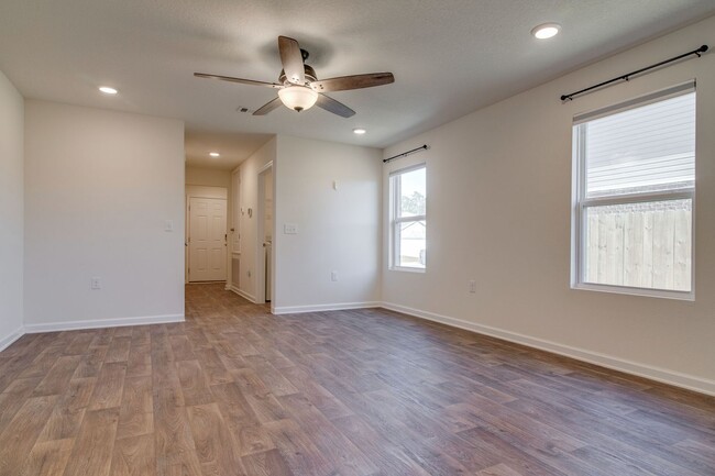 6298 Churchill Cir in Milton, FL - Building Photo - Building Photo