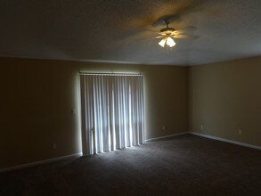 1730 Hudderfield Cir W in Jacksonville, FL - Building Photo - Building Photo