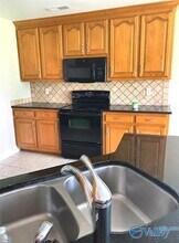 211 Forrest Oak Ln in Huntsville, AL - Building Photo - Building Photo