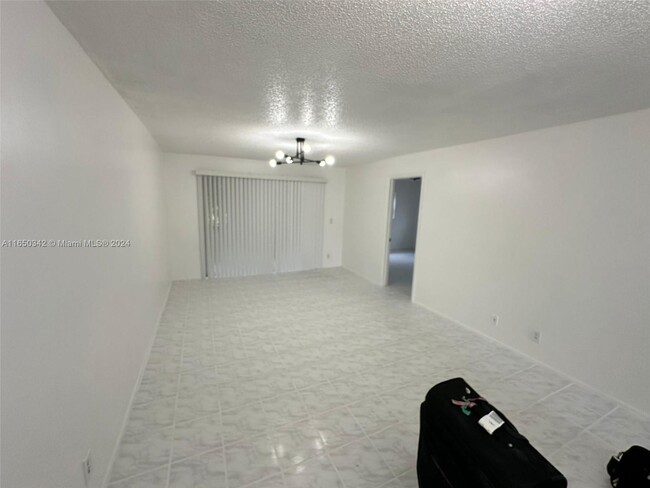 7820 S Colony Cir in Tamarac, FL - Building Photo - Building Photo