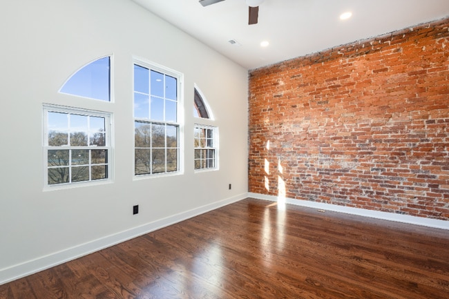 1613 N 33rd St, Unit B201 - 1613 N 33rd in Philadelphia, PA - Foto de edificio - Building Photo