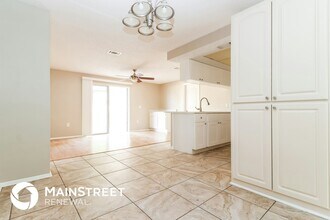 8120 Blue Finch Way in New Port Richey, FL - Building Photo - Building Photo