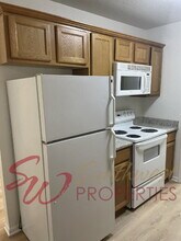 992 W Oak St in Stephenville, TX - Building Photo - Building Photo