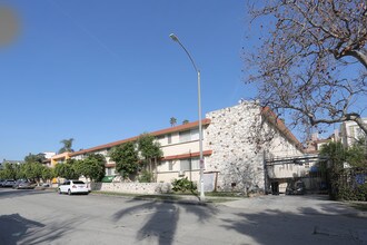 7th Street Apartments in Los Angeles, CA - Building Photo - Building Photo