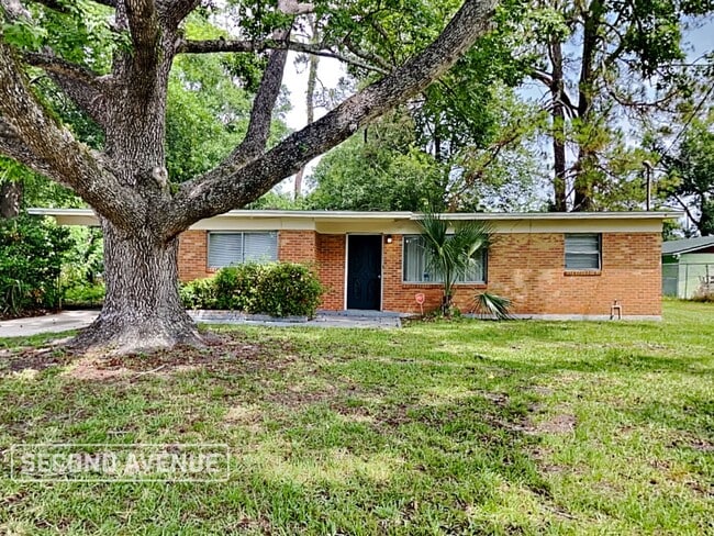 property at 2125 Palmdale St
