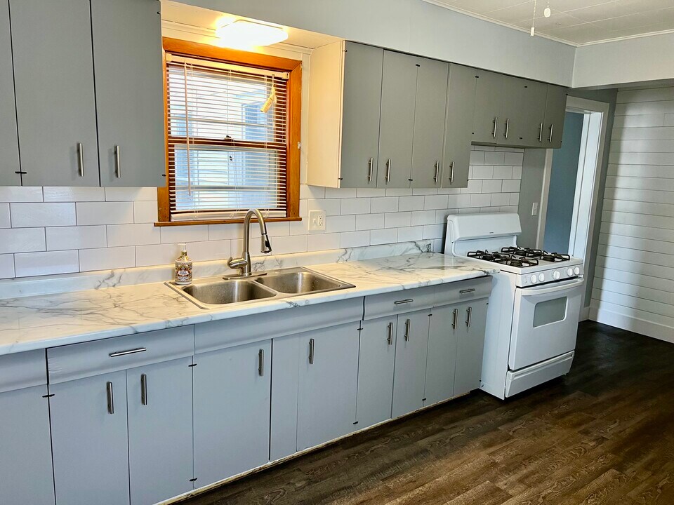 741 Ann St in Lake Geneva, WI - Building Photo