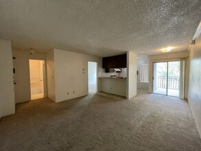 7506 Parkway Dr in La Mesa, CA - Building Photo - Building Photo