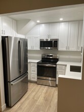 4095 Rosenda Ct, Unit Condo in San Diego, CA - Building Photo - Building Photo