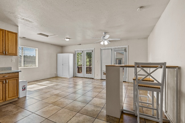 1378 E Hatcher Dr, Unit STUDIO in Flagstaff, AZ - Building Photo - Building Photo