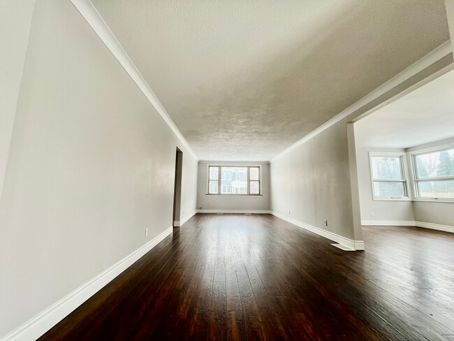 112 Cross St in Chatham, ON - Building Photo - Building Photo