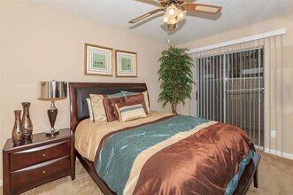 8110 Creekbend Dr in Houston, TX - Building Photo - Building Photo