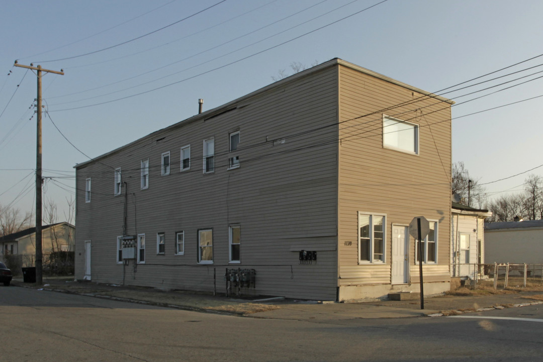 1739 Rowan St in Louisville, KY - Building Photo