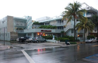 1446 Ocean Dr in Miami Beach, FL - Building Photo - Building Photo