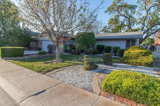 1217 Aberdeen Ave in Stockton, CA - Building Photo - Building Photo