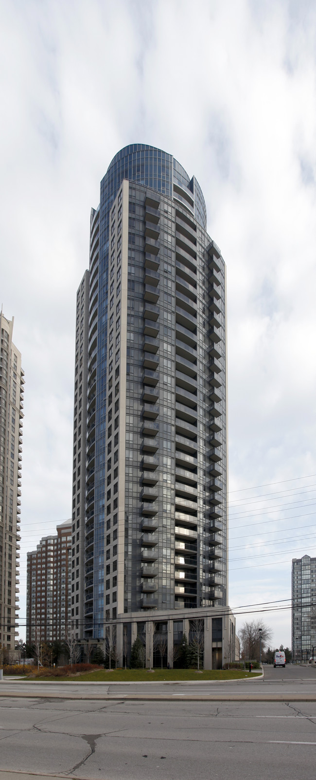 Grand & Ultra Ovation in Mississauga, ON - Building Photo - Building Photo