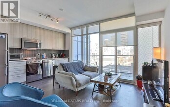 105-105 George St in Toronto, ON - Building Photo - Building Photo