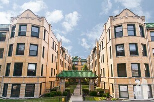 2331 N Spaulding Ave, Unit 1A in Chicago, IL - Building Photo
