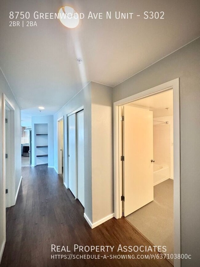 8750 Greenwood Ave N in Seattle, WA - Building Photo - Building Photo