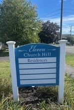 11 Church Hill Rd in Newtown, CT - Foto de edificio - Building Photo