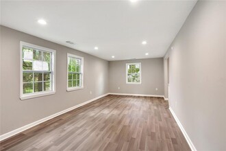 2157 Penelope St NW in Atlanta, GA - Foto de edificio - Building Photo
