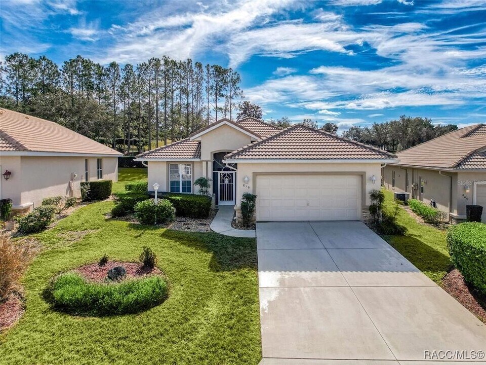 856 W Silver Meadow Loop in Hernando, FL - Building Photo