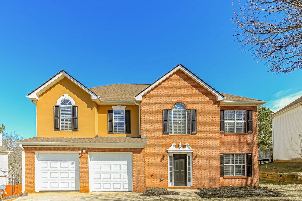 3300 Rockmill Dr in Ellenwood, GA - Building Photo