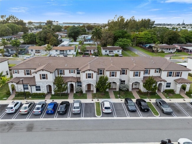 12258 NW 24th Pl in Miami Shores, FL - Building Photo - Building Photo