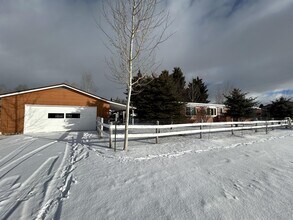 847 Hoback St in Pinedale, WY - Building Photo - Building Photo