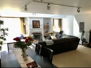 1047 Danby Rd, Unit D1 in Ithaca, NY - Building Photo - Building Photo