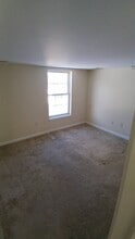 271 W Main St, Unit #1 in Elkton, MD - Building Photo - Building Photo