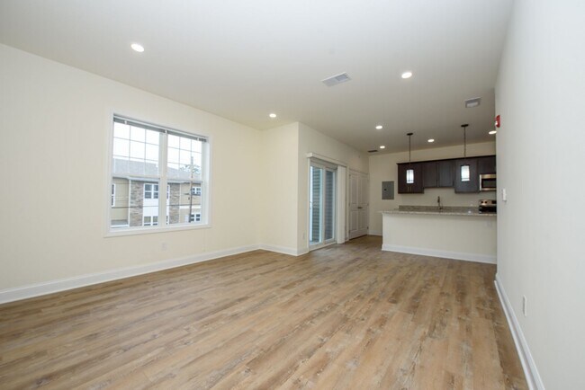 1040 Broadway in Rensselaer, NY - Building Photo - Building Photo