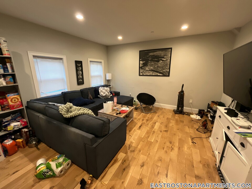 265 Sumner St in Boston, MA - Building Photo