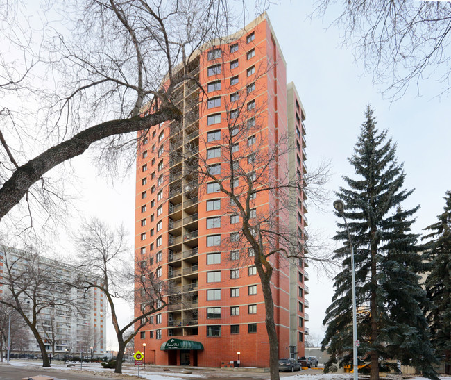 9916 113th St in Edmonton, AB - Building Photo - Building Photo