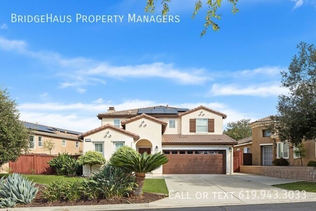 10252 Oak Spur Way in Escondido, CA - Building Photo - Building Photo