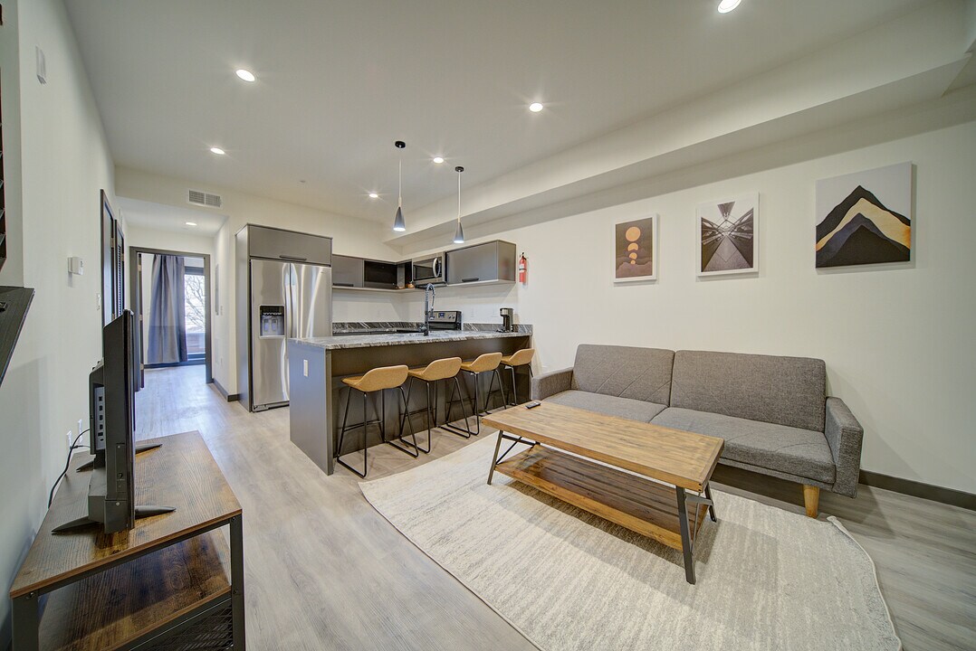 48 N 40th St, Unit 1F in Philadelphia, PA - Foto de edificio