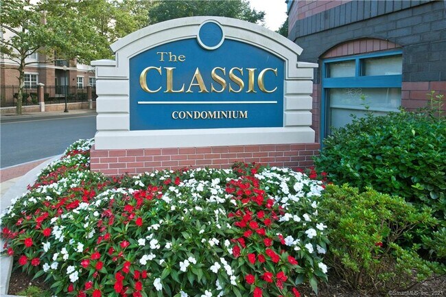 25 Forest St, Unit 7G in Stamford, CT - Foto de edificio - Building Photo