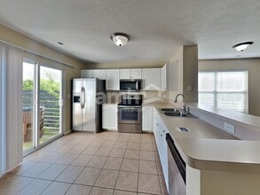 3662 Bracknell Forest Dr in Groveport, OH - Building Photo - Building Photo