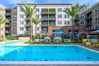 Arte West in Santa Ana, CA - Foto de edificio - Building Photo