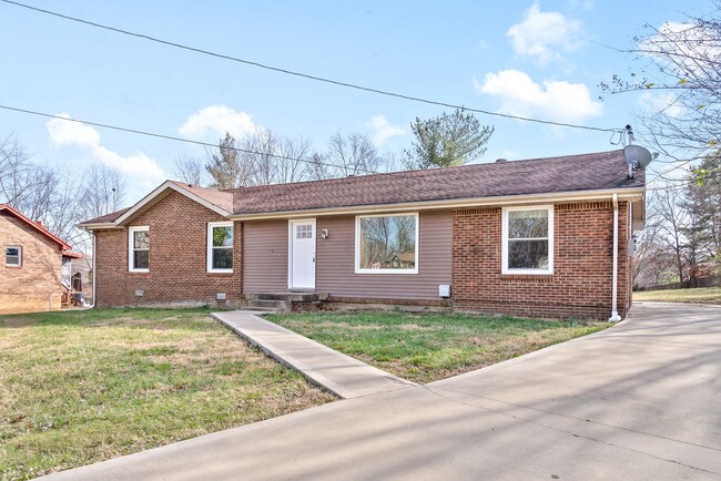 411 Dale Terrace in Clarksville, TN - Building Photo - Building Photo