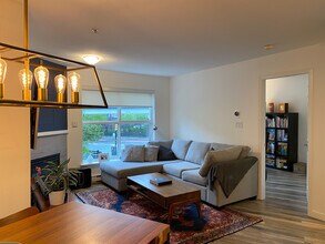 1688 8th Av E in Vancouver, BC - Building Photo - Building Photo