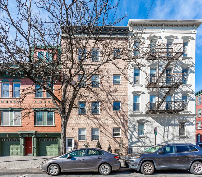 130 Jefferson St in Hoboken, NJ - Building Photo - Building Photo