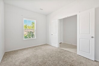 7523 Parkview Dr in Hitchcock, TX - Building Photo - Building Photo