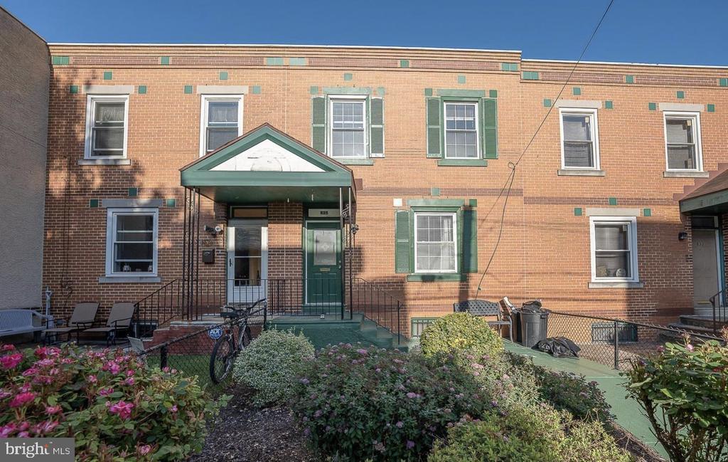 835 N Uber St in Philadelphia, PA - Building Photo