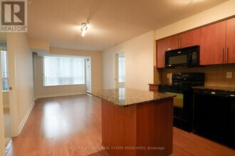 330-330 Burnhamthorpe Rd W in Mississauga, ON - Building Photo - Building Photo